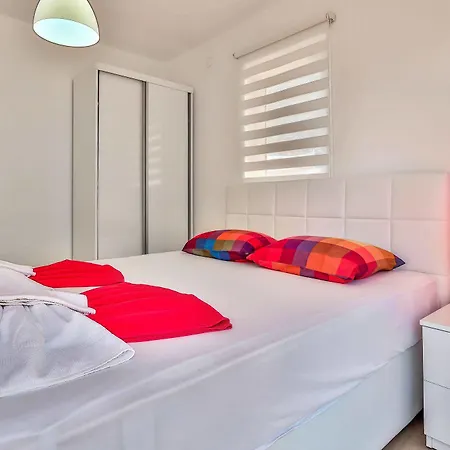Apartament Kasinn Apart Kirmizi *